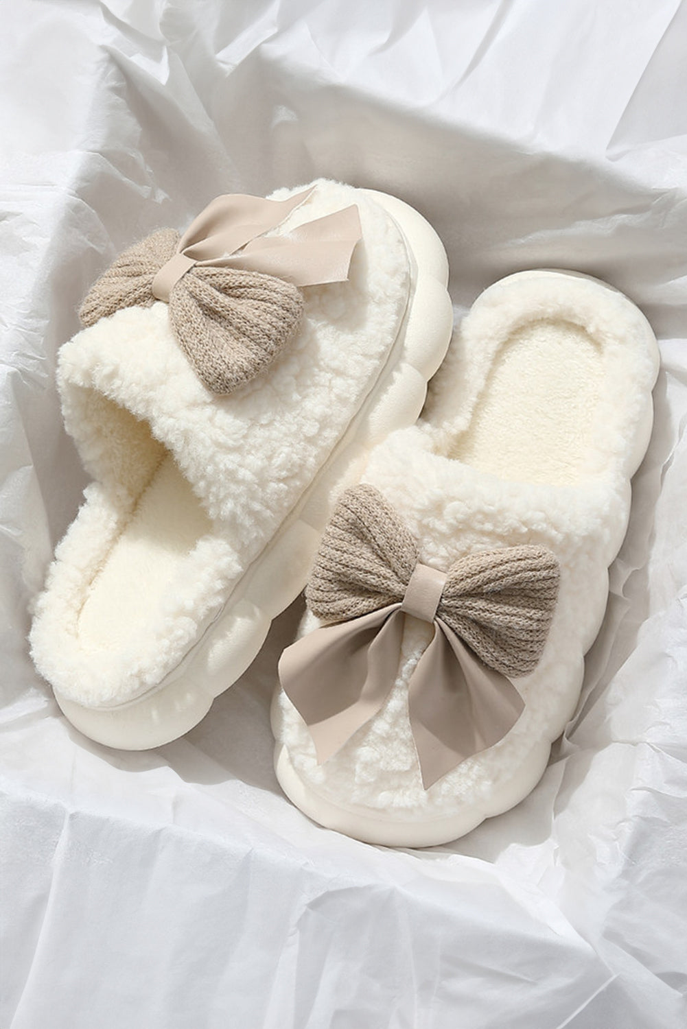 White Contrast Bowknot Applique Plush Winter Slippers