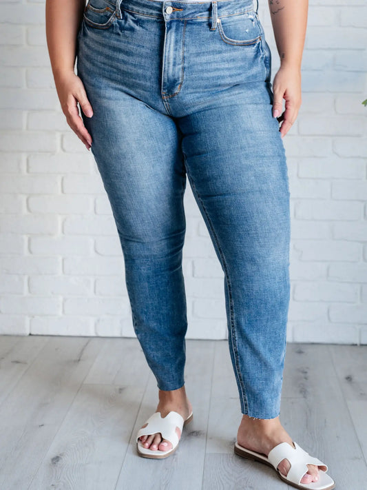 Judy Blue Tummy Control Skinny Jeans in Vintage Wash